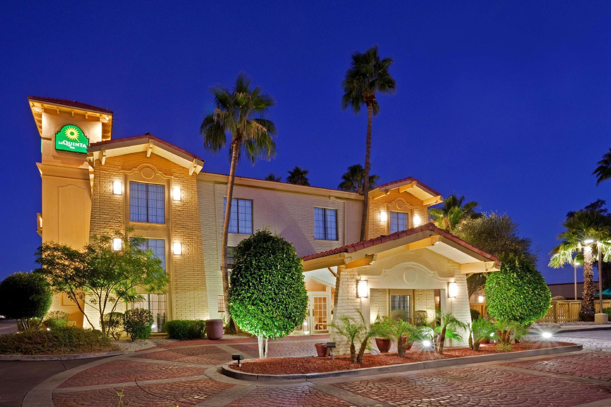 La Quinta Inn By Wyndham Phoenix Sky Harbor Airport Tempe Exterior photo